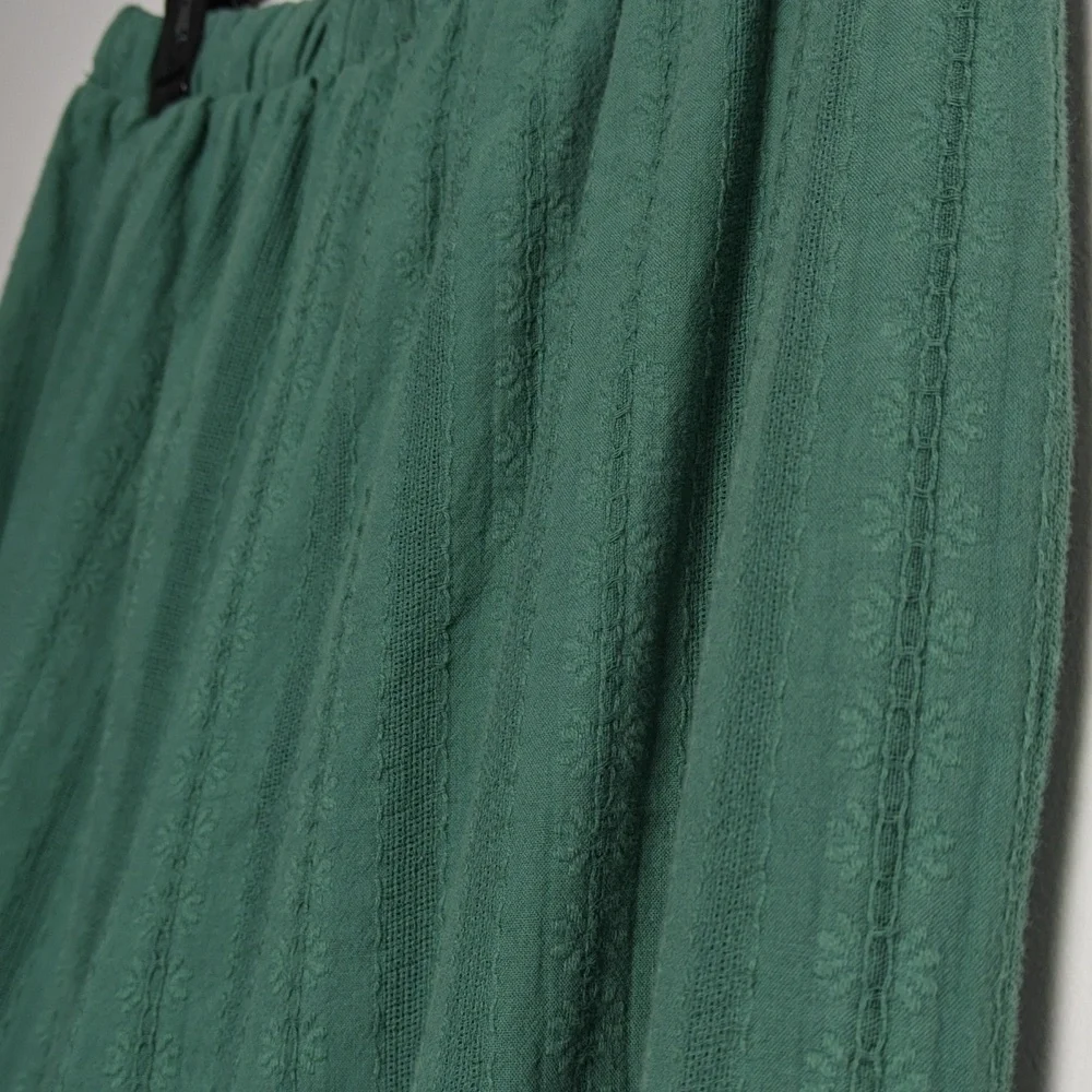 SPLENDID NWT Wide Leg Patterned Trousers in Green Size Medium - Picture 15 of 16